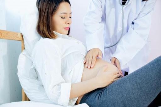 Mẹ bầu nên chú ý chuyển động của thai nhi trong bụng như thế nào?
