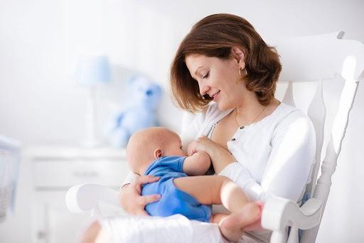 7 sự thật về nuôi con bằng sữa mẹ sau sinh mổ
