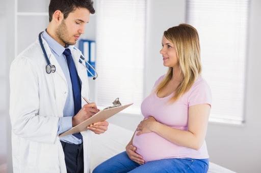 Các loại vắc xin được và không được khuyên dùng trong thai kỳ của mẹ bầu