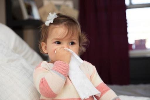 Làm thế nào để cha mẹ biết trẻ chỉ bị cảm lạnh thông thường?