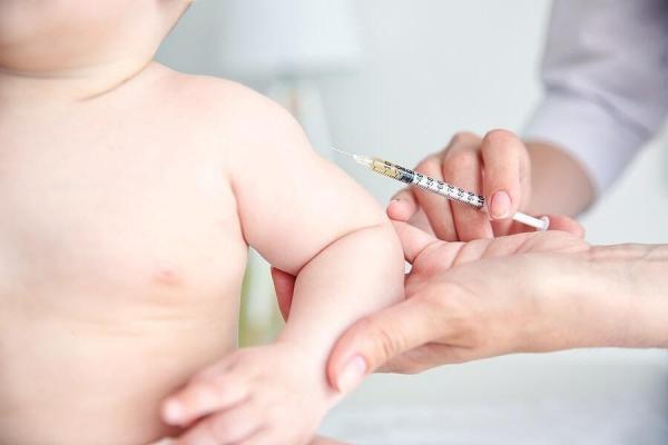 4 điều cha mẹ có thể làm để việc tiêm phòng cúm của trẻ hiệu quả hơn