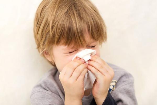 Cách xử lý khi trẻ bị viêm mũi dị ứng