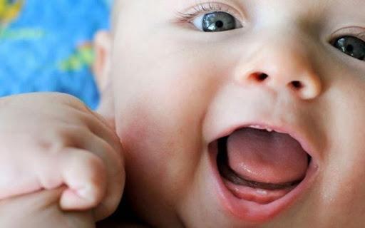 Mọc răng có thể gây sốt ở trẻ sơ sinh không?