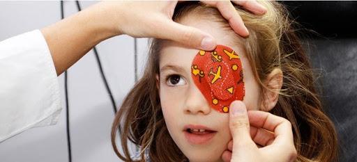Xóa bỏ tự ti cho trẻ bị lác mắt với các biện pháp điều trị được chuyên gia chia sẻ