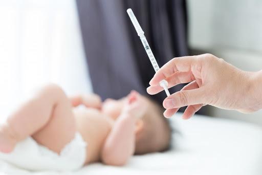 7 loại vắc xin mà trẻ sơ sinh cần được tiêm trong những tháng đầu đời